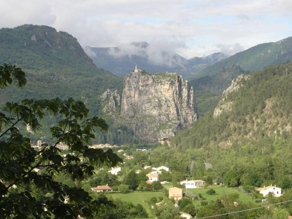 Camping Panoramique Du Verdon กาสเตลลาน ภายนอก รูปภาพ